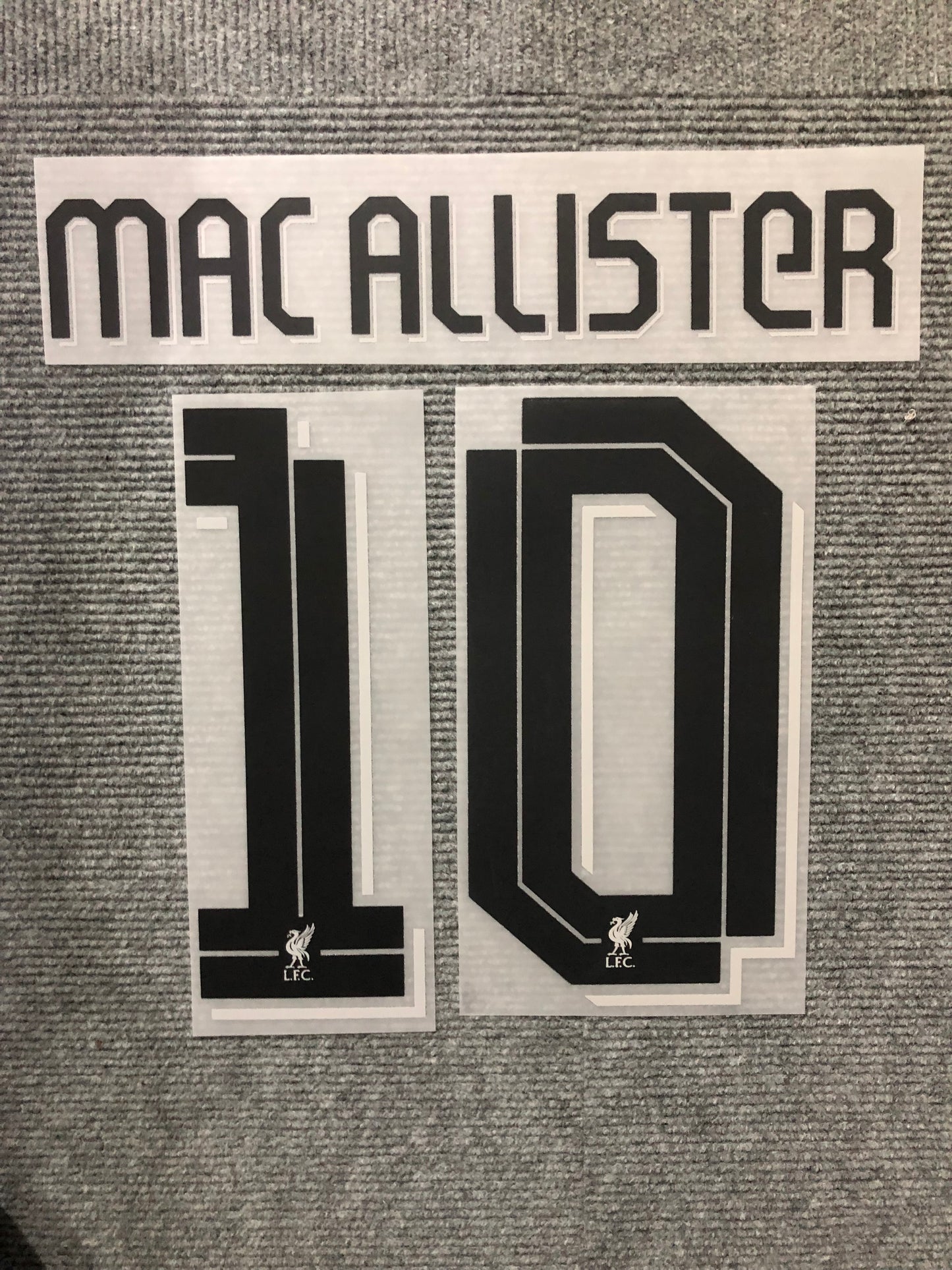 Mac Allister Liverpool Visita UCL (Official Printing) - 24-25