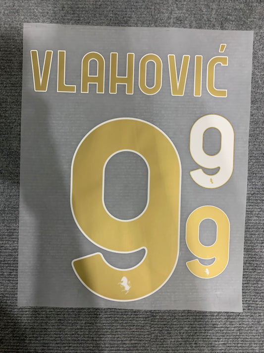 Vlahovic Juventus Alternativa (Official Printing) - 24-25
