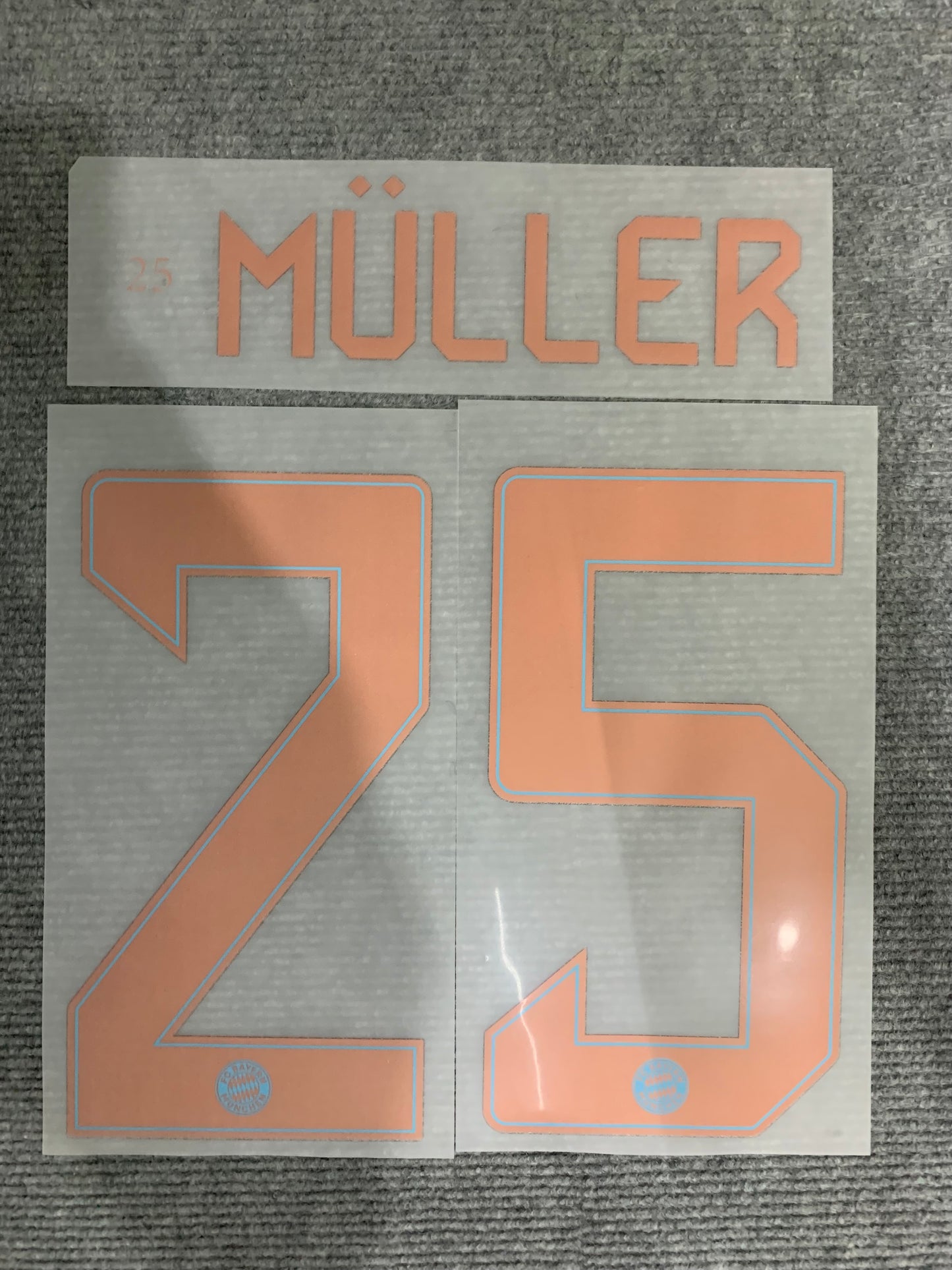 Muller Bayern Visita (Official Printing) - 24-25
